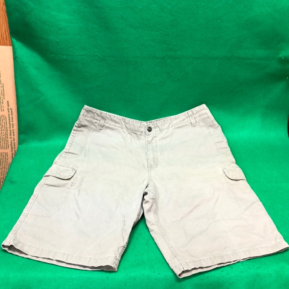 Levi’s Red Tab Cargo Shorts Men’s Size 36
